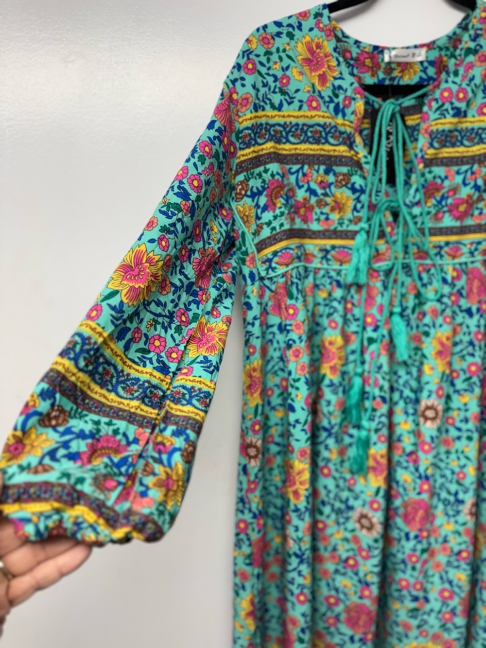 R Vivimos Boho Floral Midi Dress Womens M Teal Tassel Tie V Neck NWT Peasant A4 - Picture 9 of 15